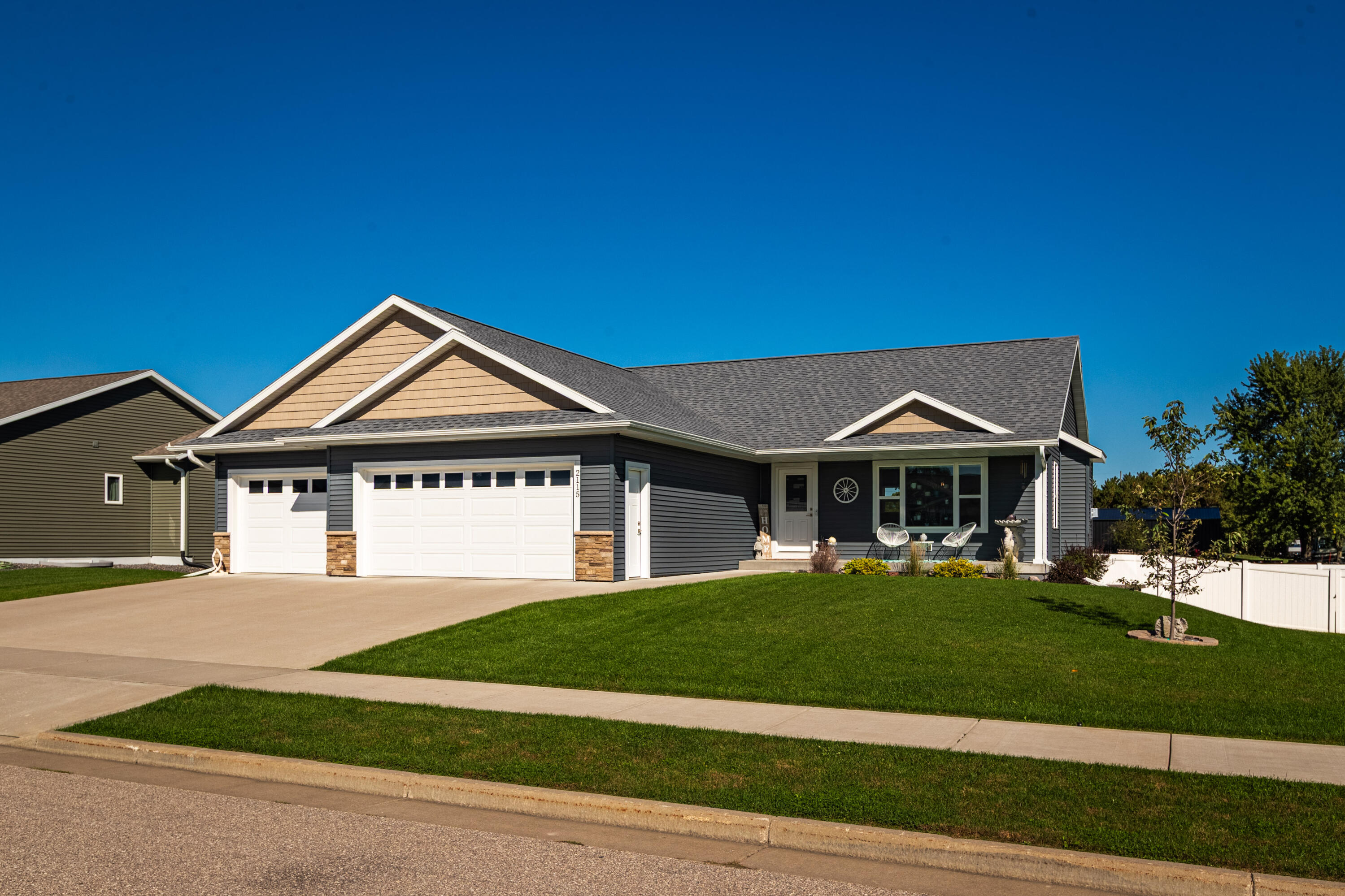 2115 Spakenburg Road Holmen, WI 54636 - Photo 2 of 26 C24I1250-HDR