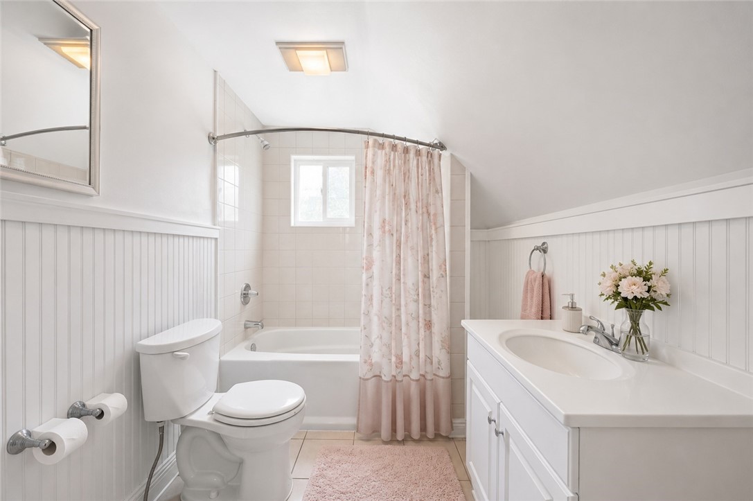 3989 Lake Avenue Rochester, NY 14612 - Photo 24 of 44 Virtually Staged Bathroom