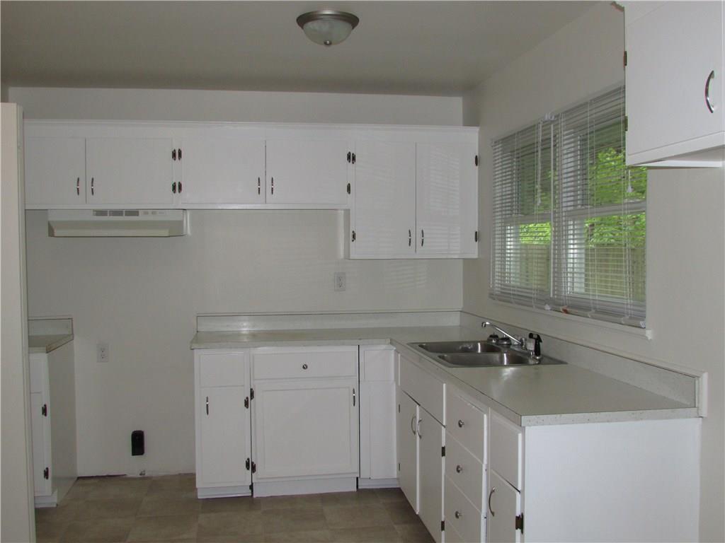 8601 Montery Road Indianapolis, IN 46226 - Photo 8 of 19 Gallery Image 8