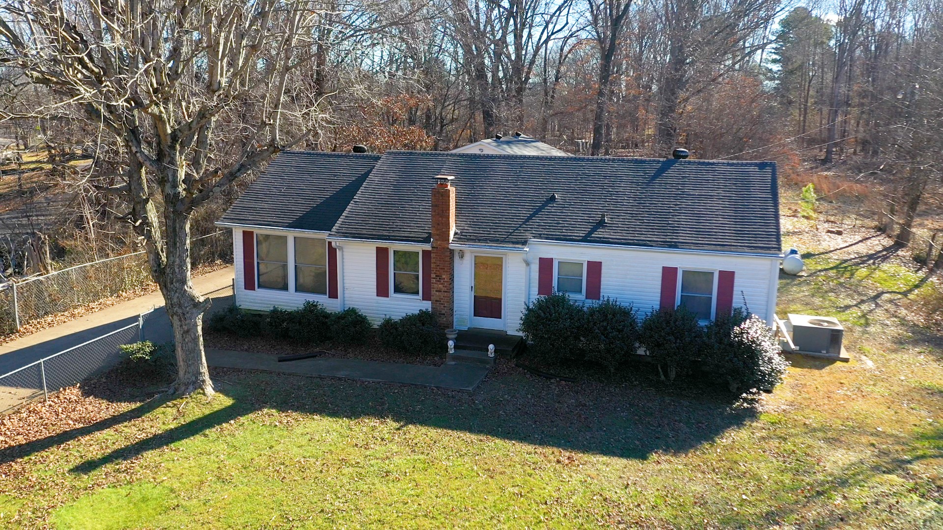 2118 Sanders Road Clarksville, TN 37043 - Photo 4 of 40 Gallery Image 4
