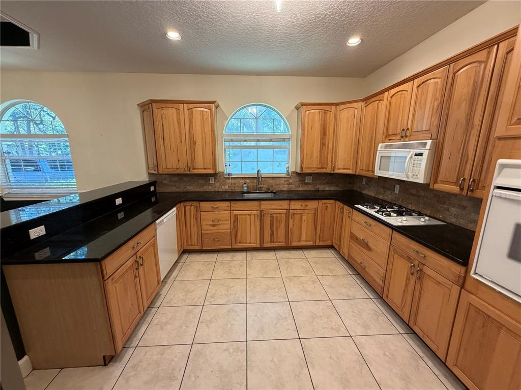 301 North Hiawassee Road Orlando, FL 32835 - Photo 5 of 21
