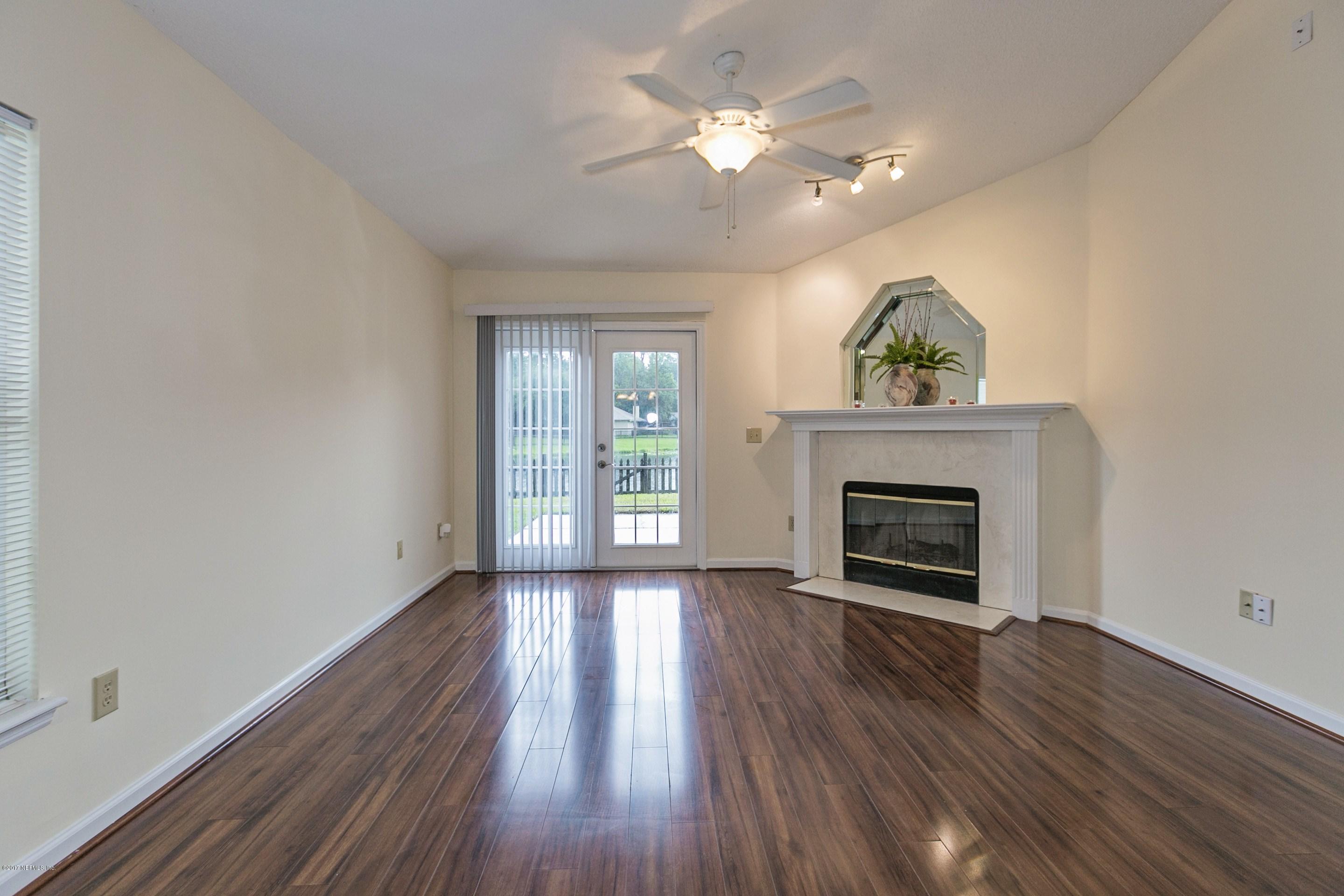11858 Swooping Willow Road Jacksonville, FL 32223 - Photo 13 of 23 009_Family Room (4)