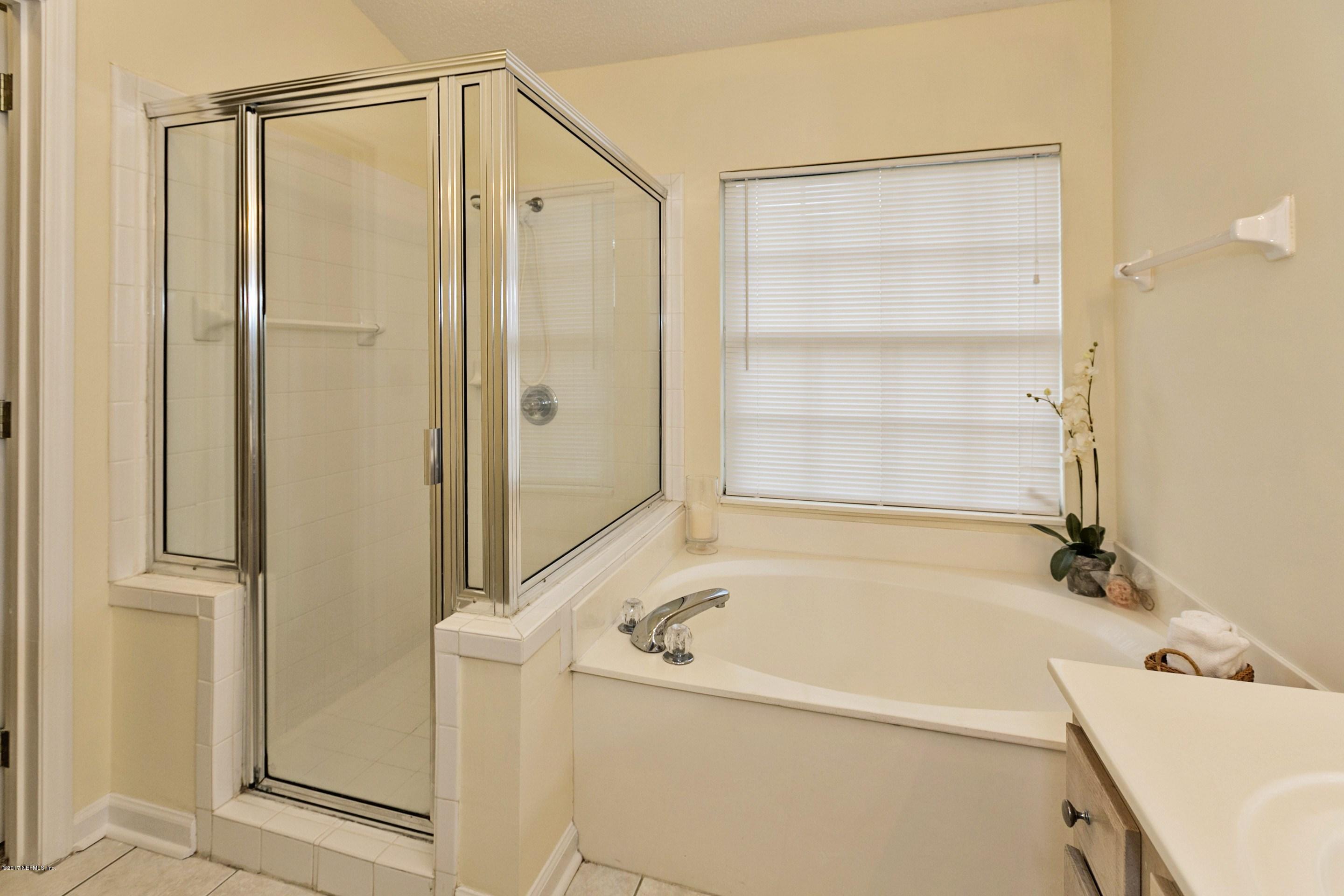 11858 Swooping Willow Road Jacksonville, FL 32223 - Photo 18 of 23 014_Master Bathroom (6)