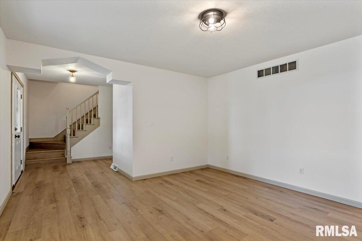 19791 Hunt Road Petersburg, IL 62675 - Photo 14 of 56 Gallery Image 14