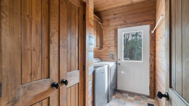 a view of a tennis court