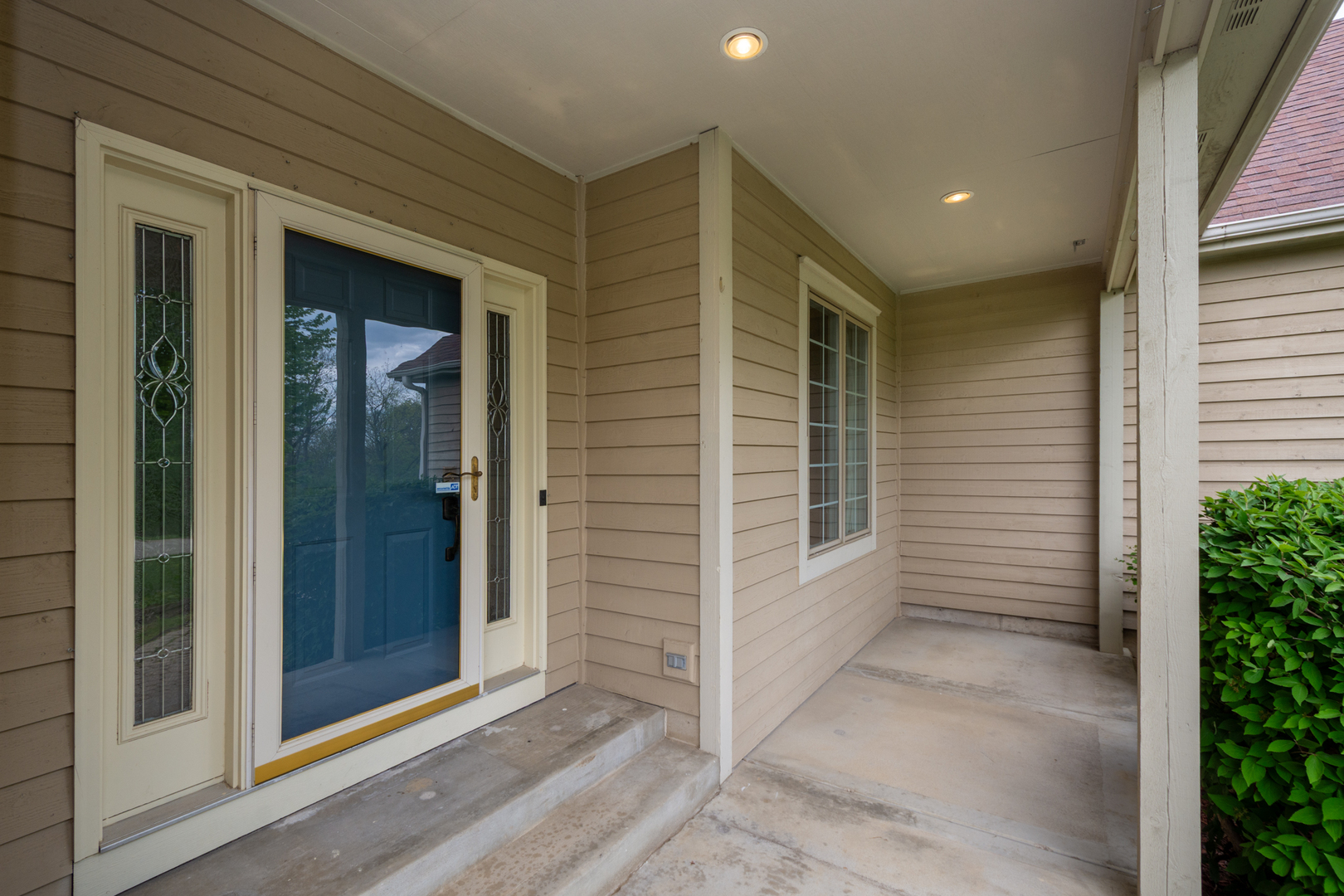 10303 Fox Bluff Lane Spring Grove, IL 60081 - Photo 2 of 44 a view of an entryway of the house