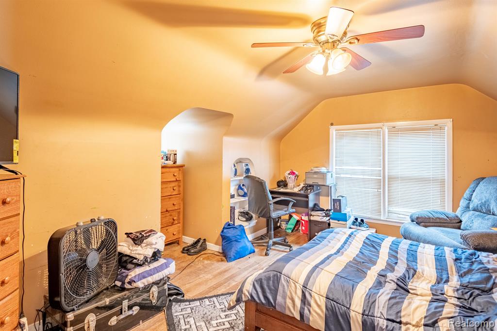 15337 Charles R Avenue Eastpointe, MI 48021 - Photo 18 of 36 Gallery Image 18