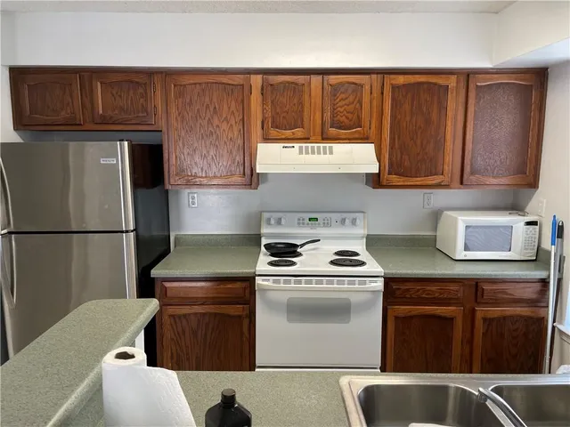 $1,300 | 2948 Manhattan Boulevard, Unit 213, Harvey, LA 70058