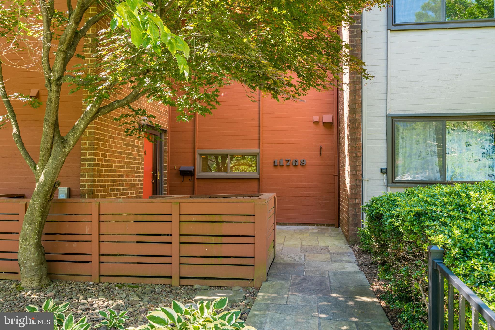 11769 Indian Ridge Road Reston, VA 20191 - Photo 2 of 48