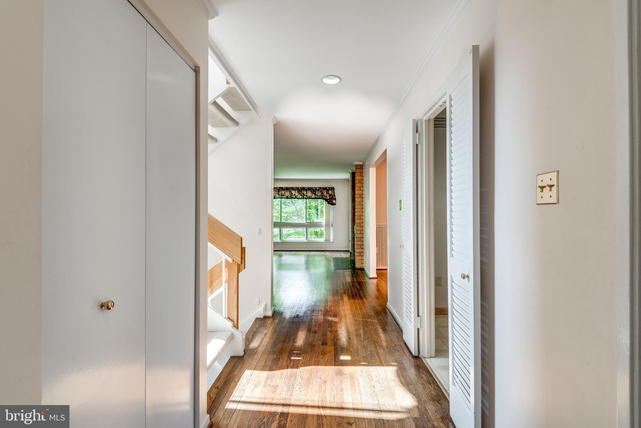 11769 Indian Ridge Road Reston, VA 20191 - Photo 5 of 48