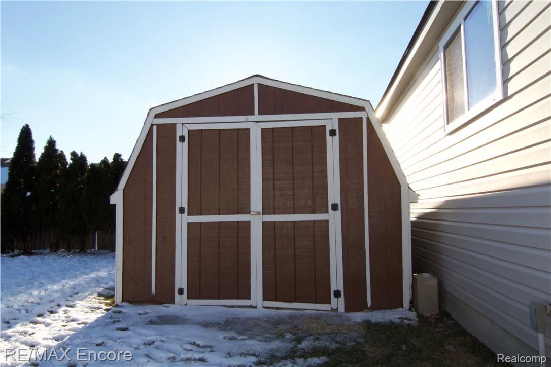 45411 Spagnuolo Road Macomb, MI 48044 - Photo 54 of 64 IMG_0199.jpg