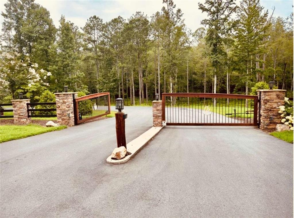 314 Pebble Trace Talking Rock, GA 30175 - Photo 8 of 10 a view of a room with iron fence