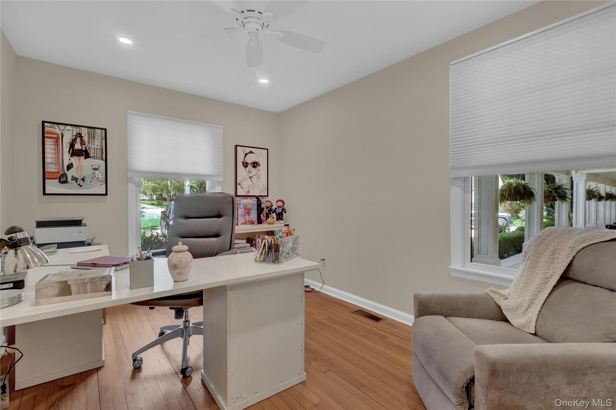 111 Old Field Road Setauket, NY 11733 - Photo 20 of 47 a living room with furniture and a flat screen tv