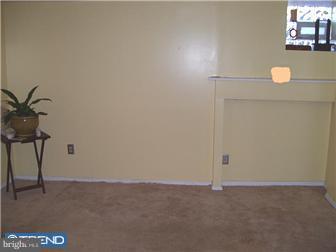 7556 Greenhill Road Philadelphia, PA 19151 - Photo 6 of 8 Family Room