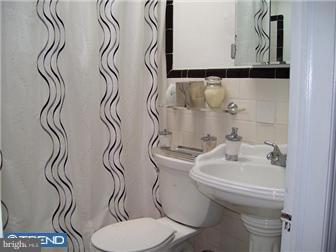 7556 Greenhill Road Philadelphia, PA 19151 - Photo 7 of 8 Bathroom