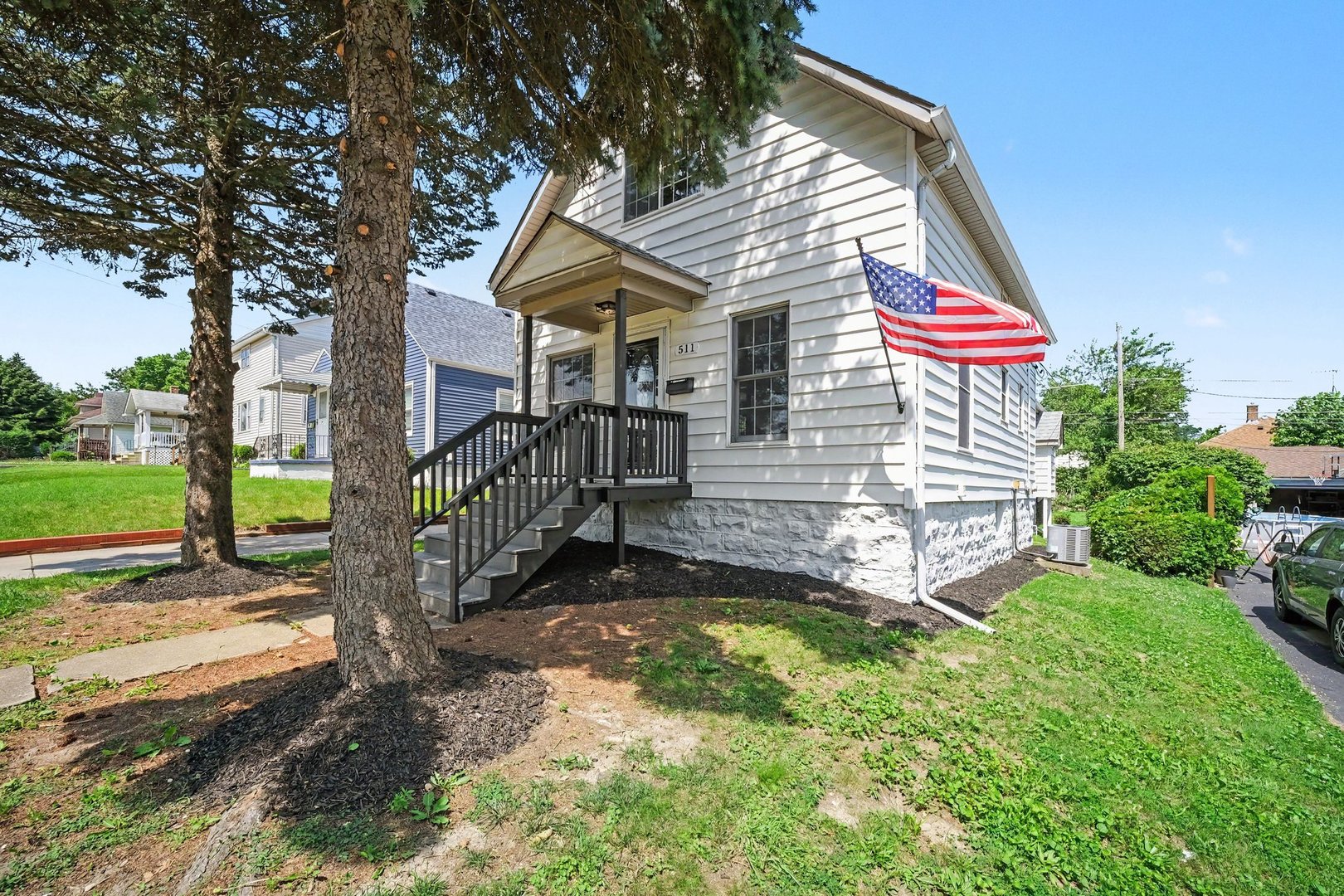 511 Prospect Place Joliet, IL 60436 - Photo 2 of 24