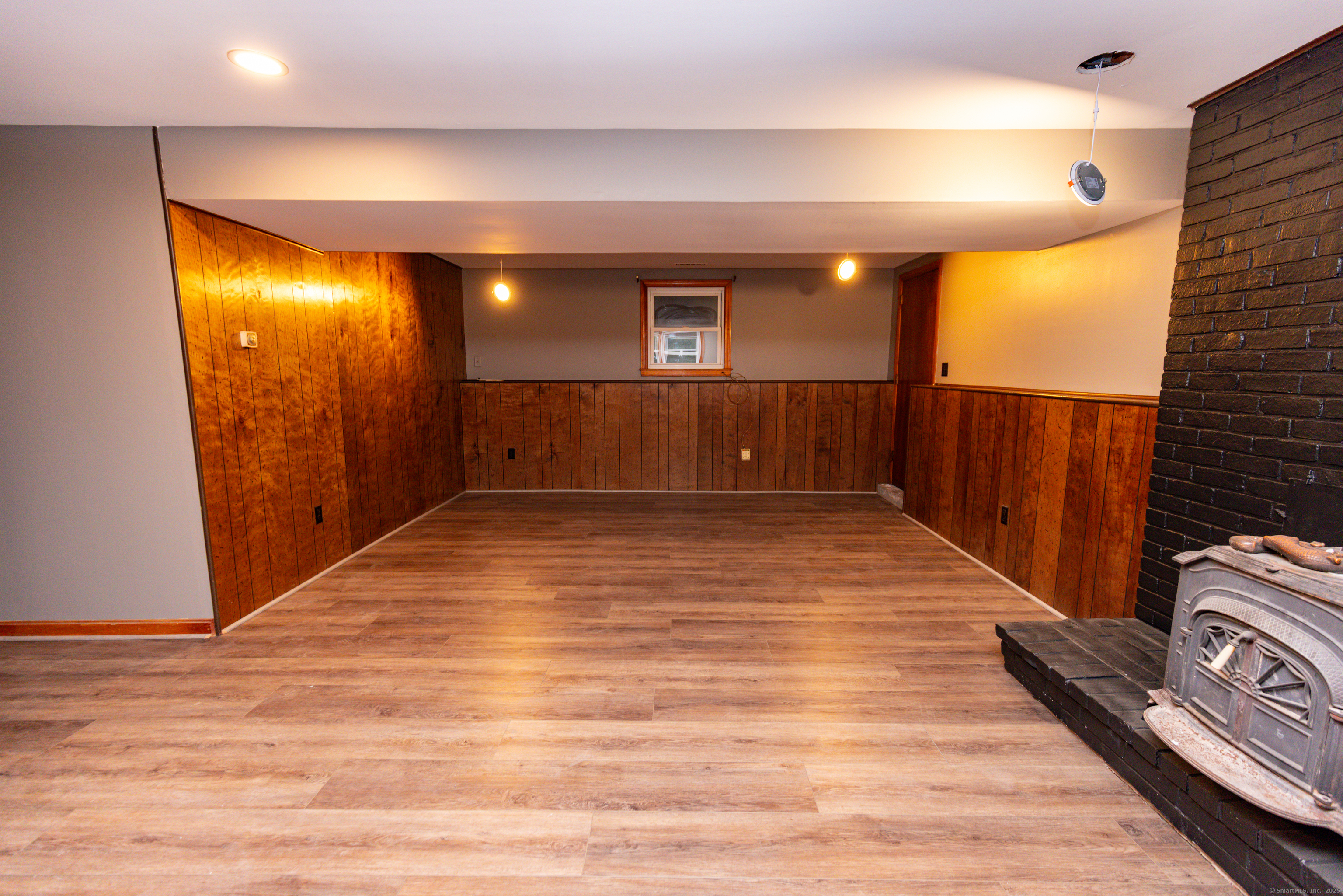 45 Renshaw Road Hamden, CT 06518 - Photo 15 of 26 a view of a hallway