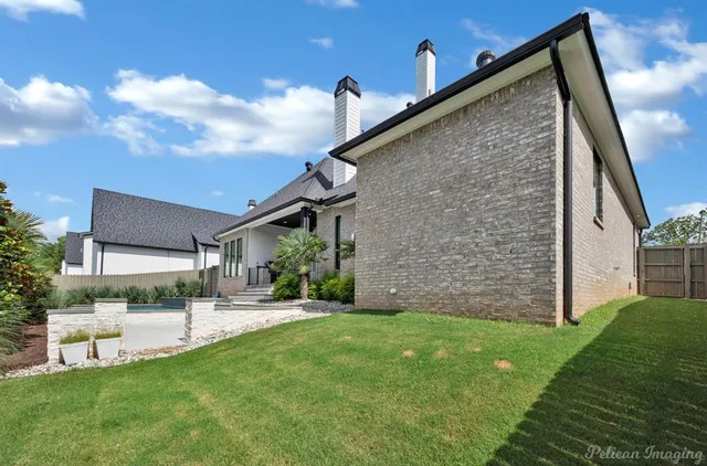 a view of house and outdoor space