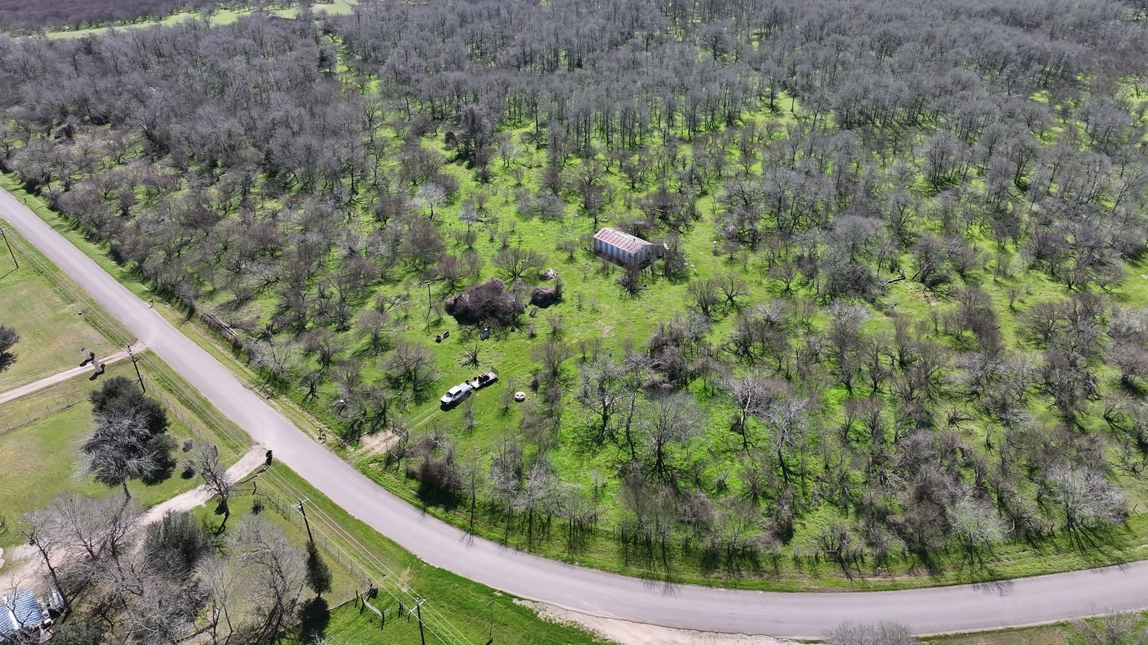 40499 Garrett Road Brookshire, TX 77423 - Photo 17 of 29 a view of a garden from a balcony