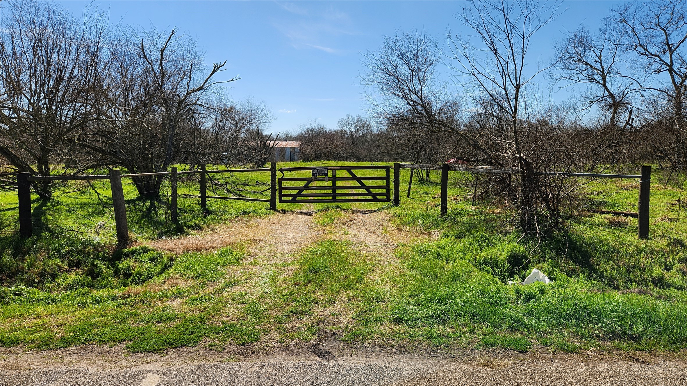 40499 Garrett Road Brookshire, TX 77423 - Photo 9 of 29 a view of garden with a bench