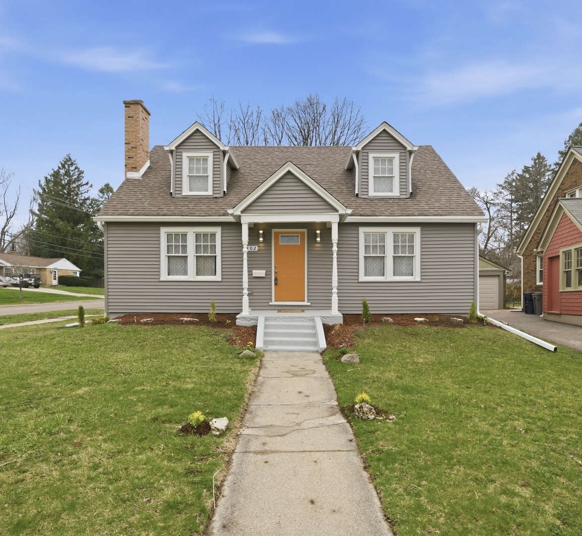 302 Hubbard Avenue Elgin, IL 60123 - Photo 1 of 38
