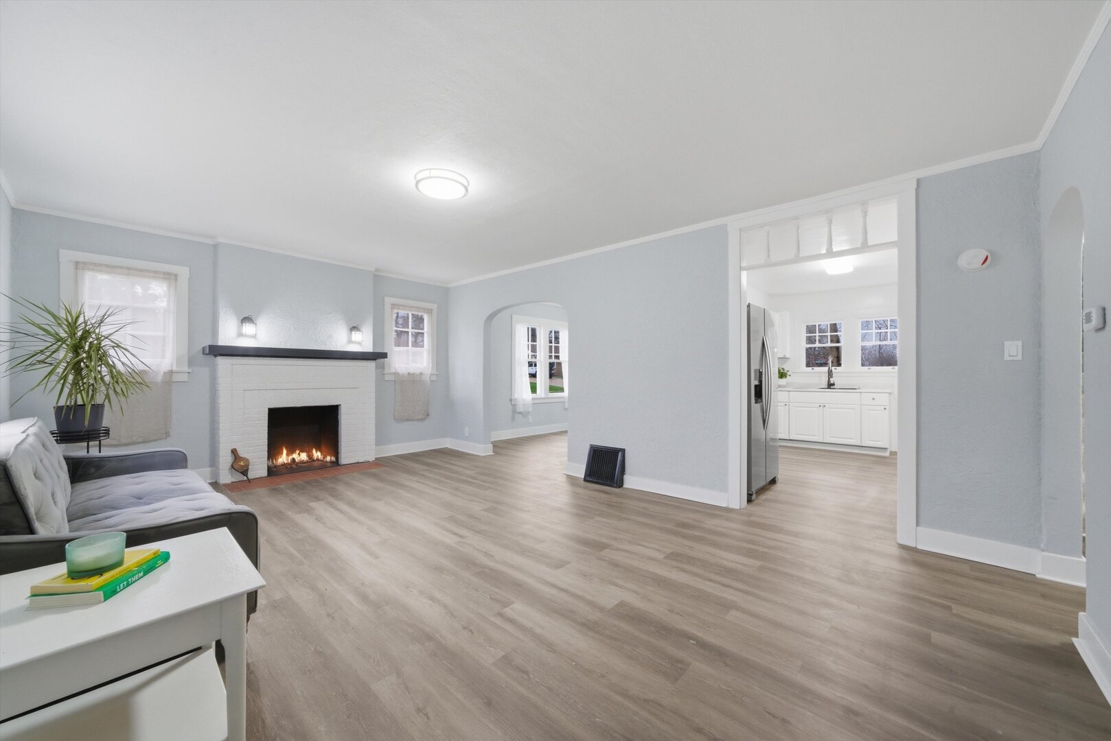 302 Hubbard Avenue Elgin, IL 60123 - Photo 5 of 38