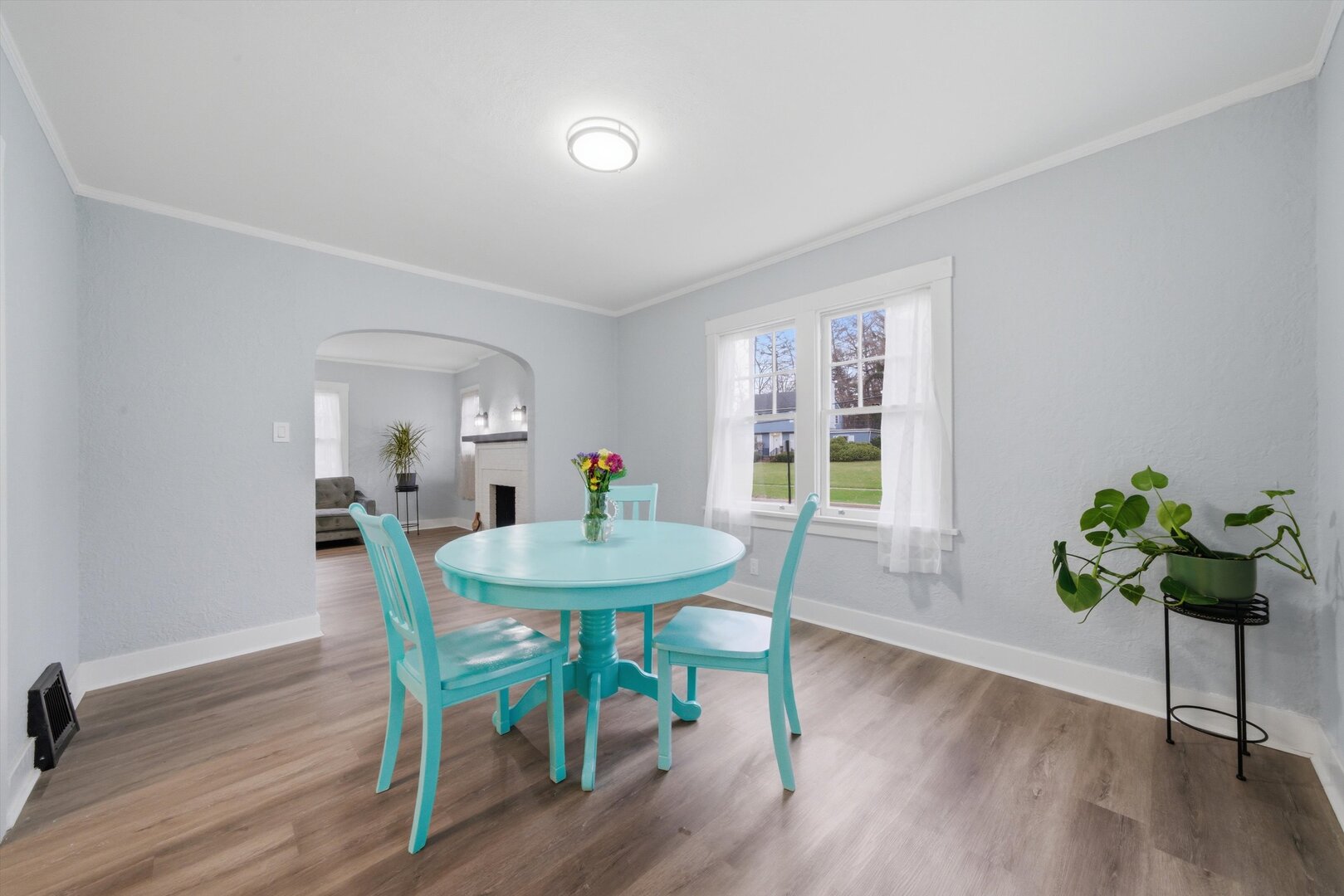 302 Hubbard Avenue Elgin, IL 60123 - Photo 8 of 38