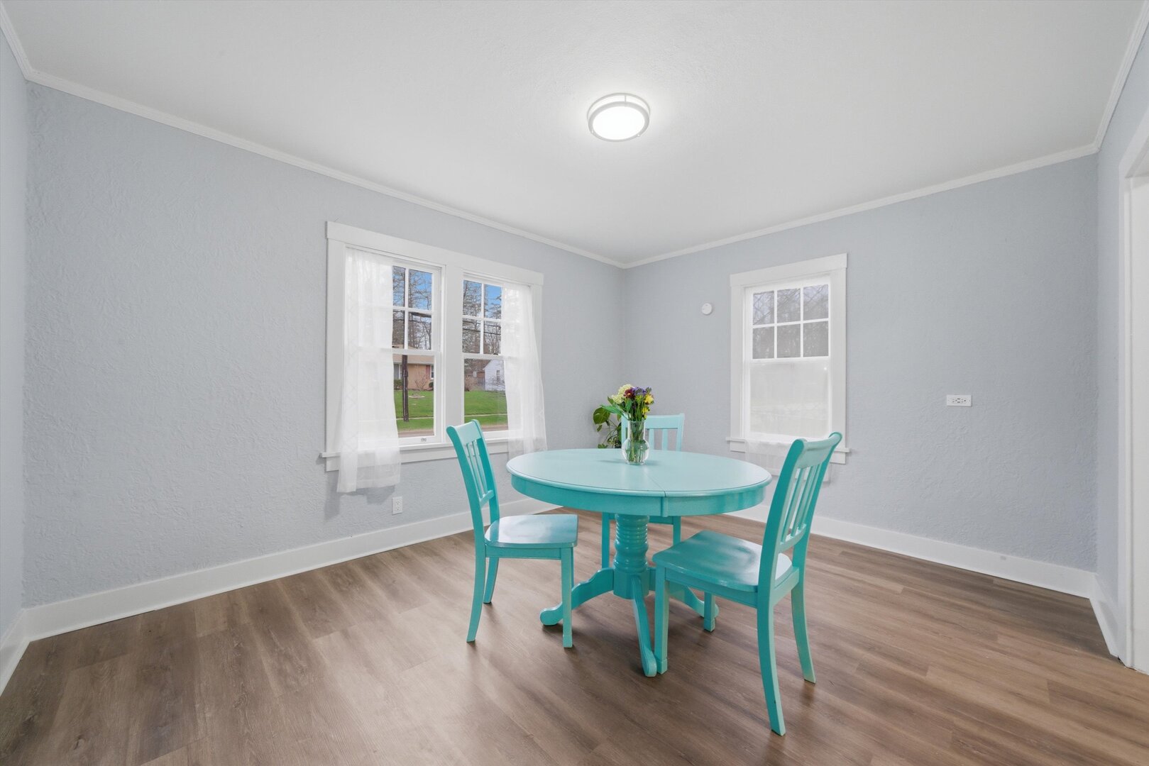 302 Hubbard Avenue Elgin, IL 60123 - Photo 9 of 38