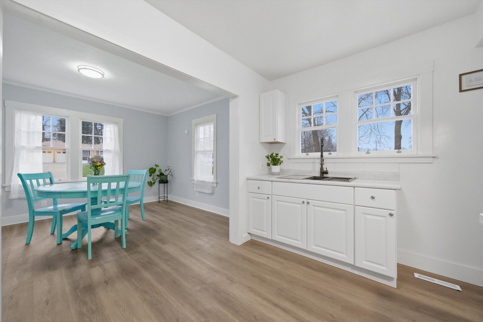 302 Hubbard Avenue Elgin, IL 60123 - Photo 10 of 38