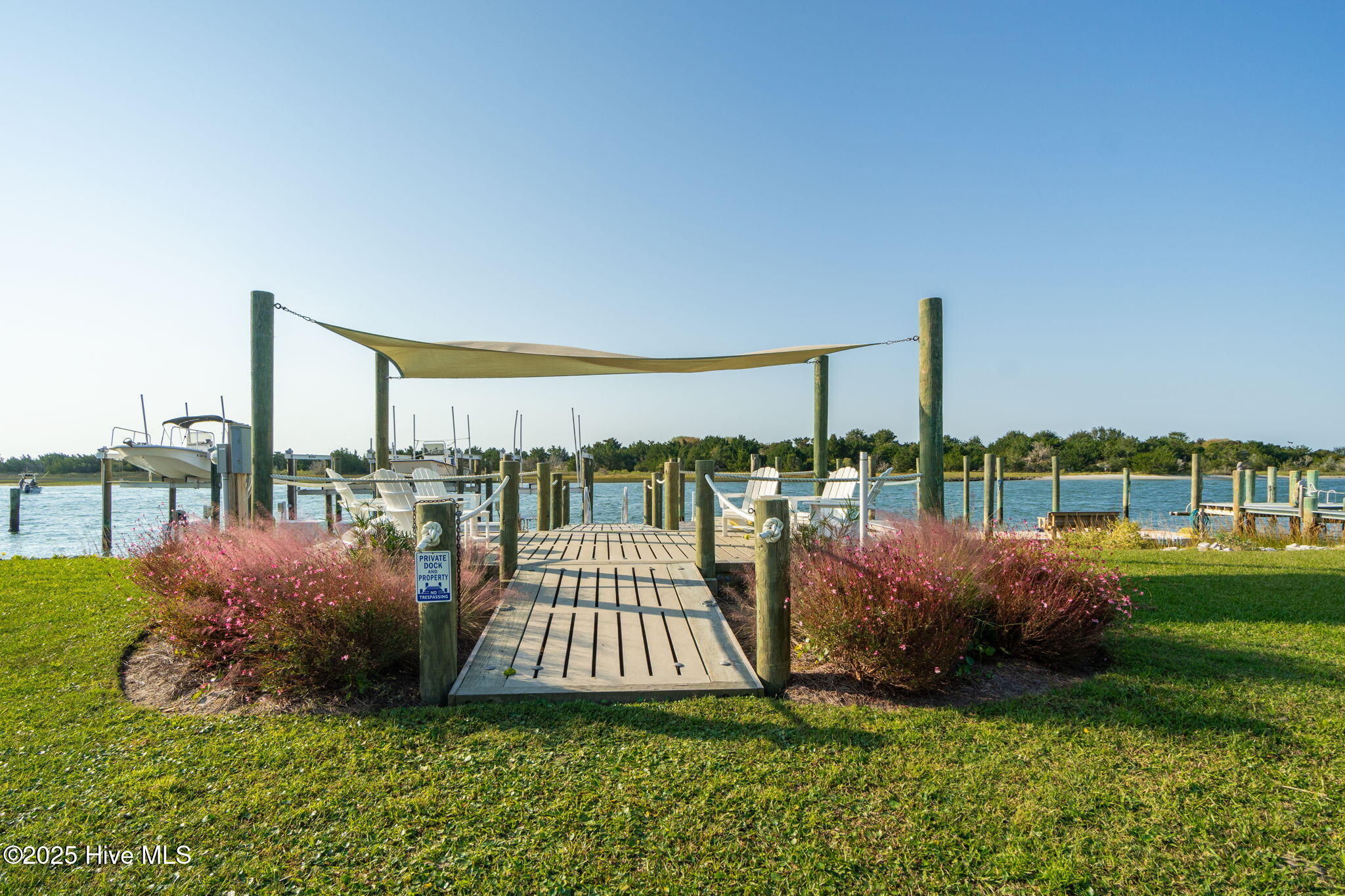 1011 Front Street, Unit 4A Beaufort, NC 28516 - Photo 36 of 45 Common sitting area