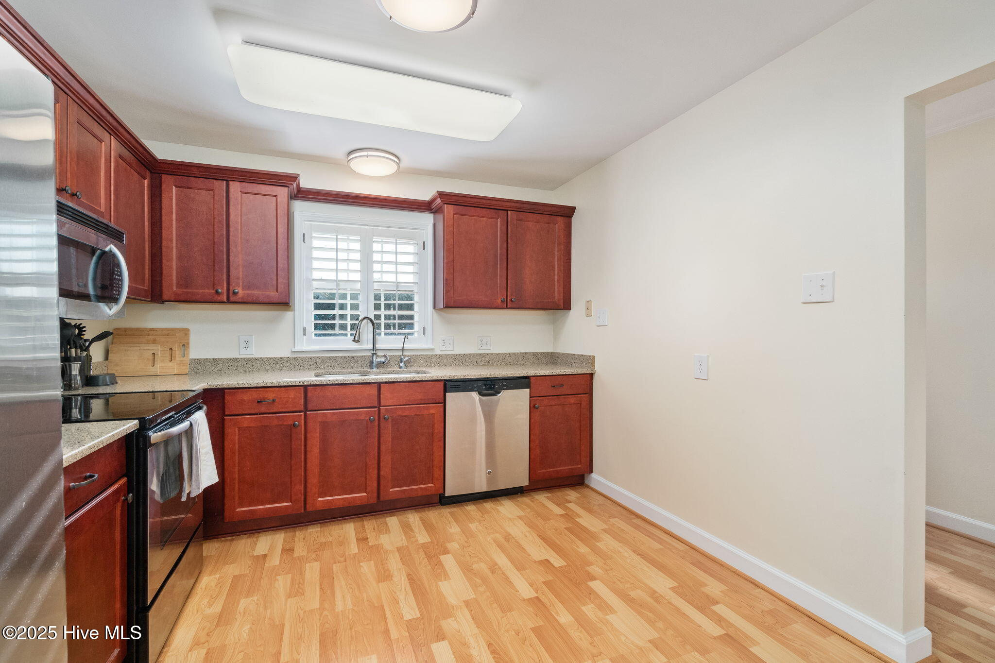 1011 Front Street, Unit 4A Beaufort, NC 28516 - Photo 10 of 45 Spacious kitchen