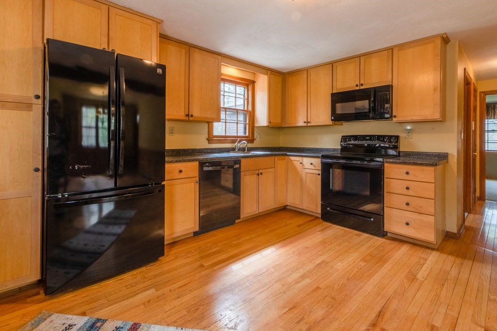48 Davis Road Tyngsborough, MA 01879 - Photo 5 of 28 Gallery Image 5