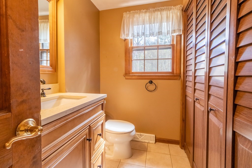 48 Davis Road Tyngsborough, MA 01879 - Photo 9 of 28 Gallery Image 9