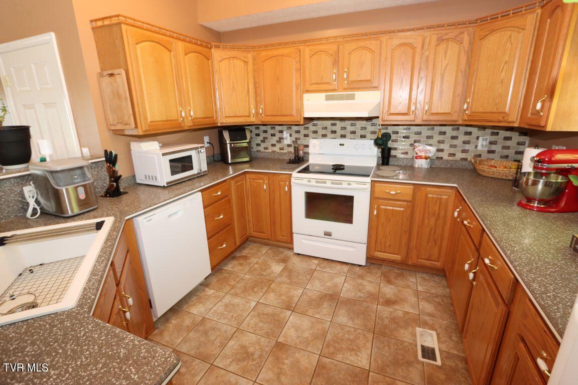 21377 Tranbarger Road Bristol, VA 24202 - Photo 13 of 40 13