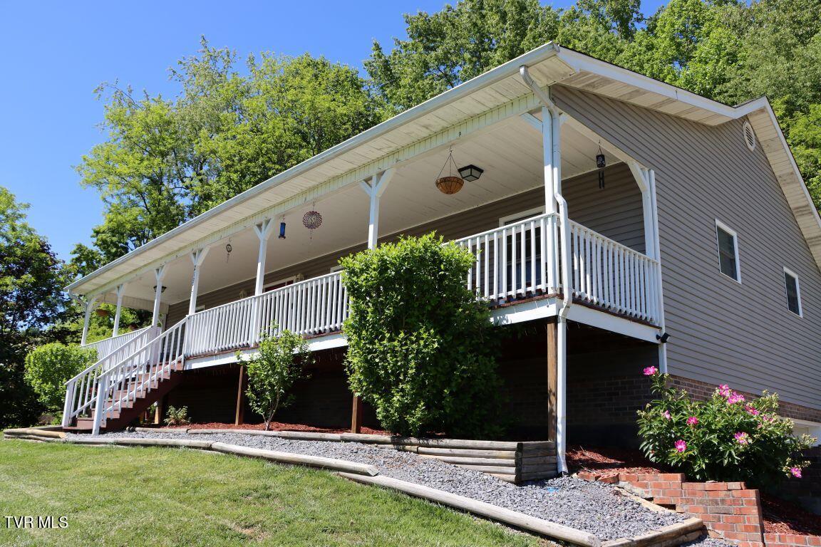 21377 Tranbarger Road Bristol, VA 24202 - Photo 2 of 40 2