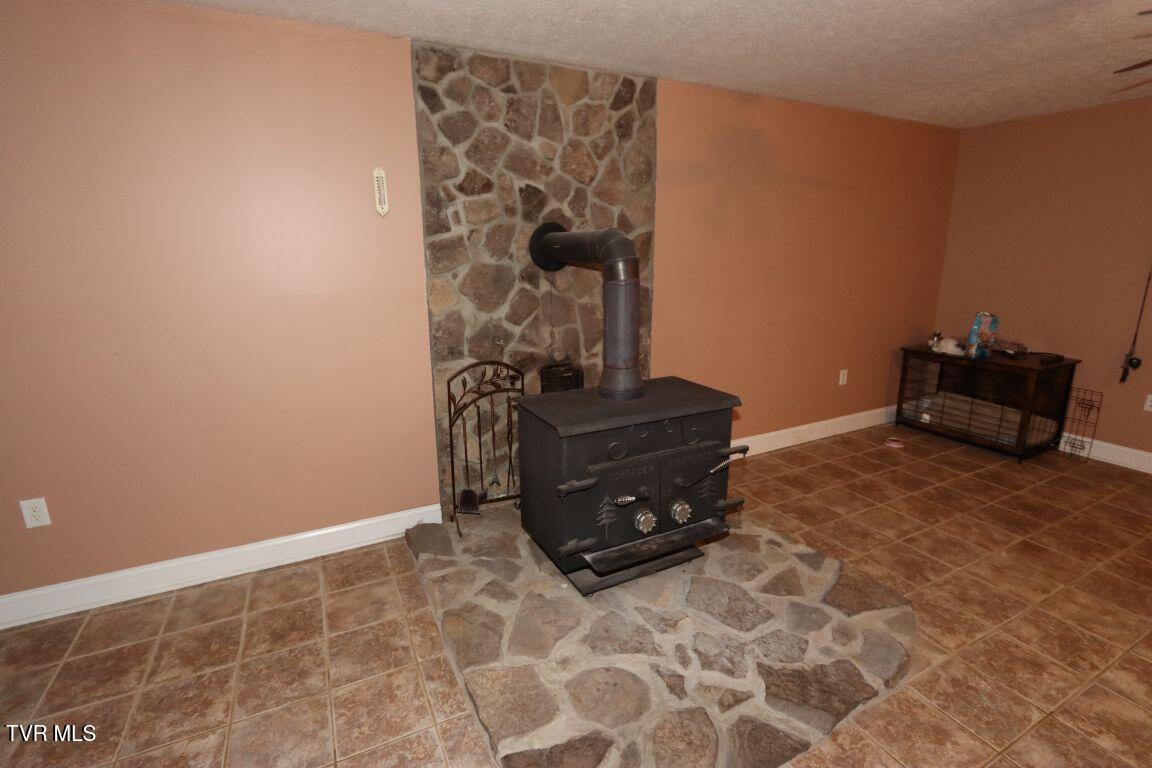 21377 Tranbarger Road Bristol, VA 24202 - Photo 23 of 40 23