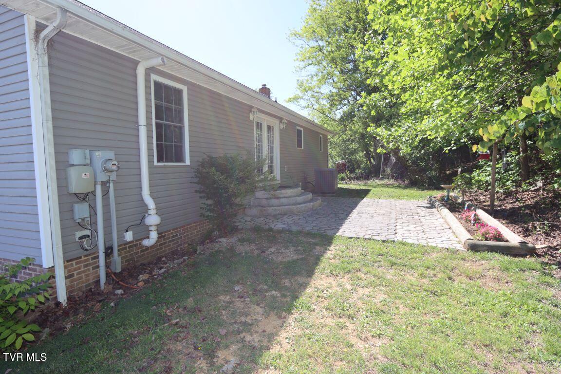21377 Tranbarger Road Bristol, VA 24202 - Photo 32 of 40 32