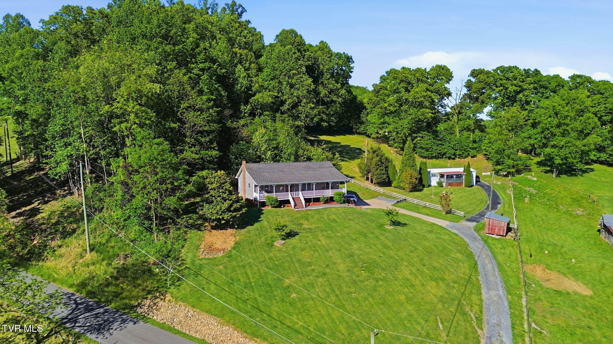 21377 Tranbarger Road Bristol, VA 24202 - Photo 4 of 40 4