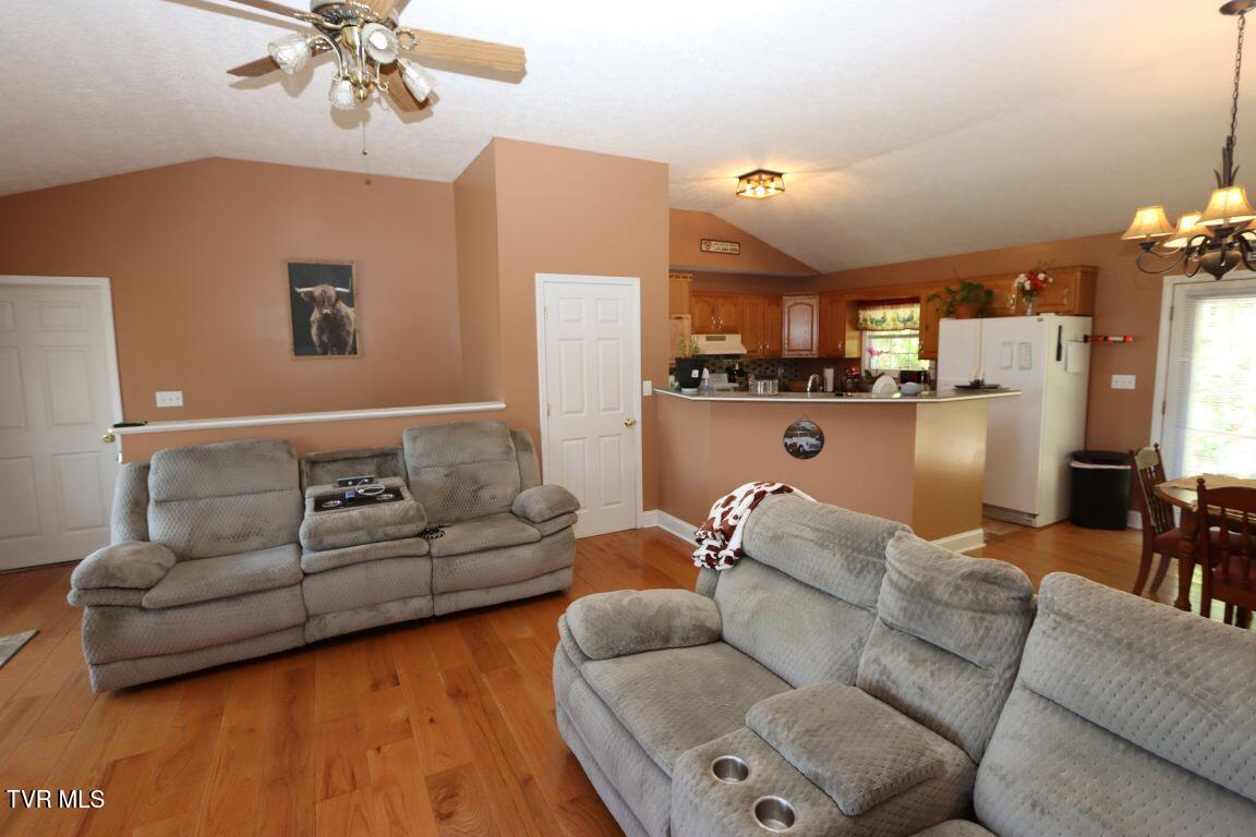 21377 Tranbarger Road Bristol, VA 24202 - Photo 8 of 40 8