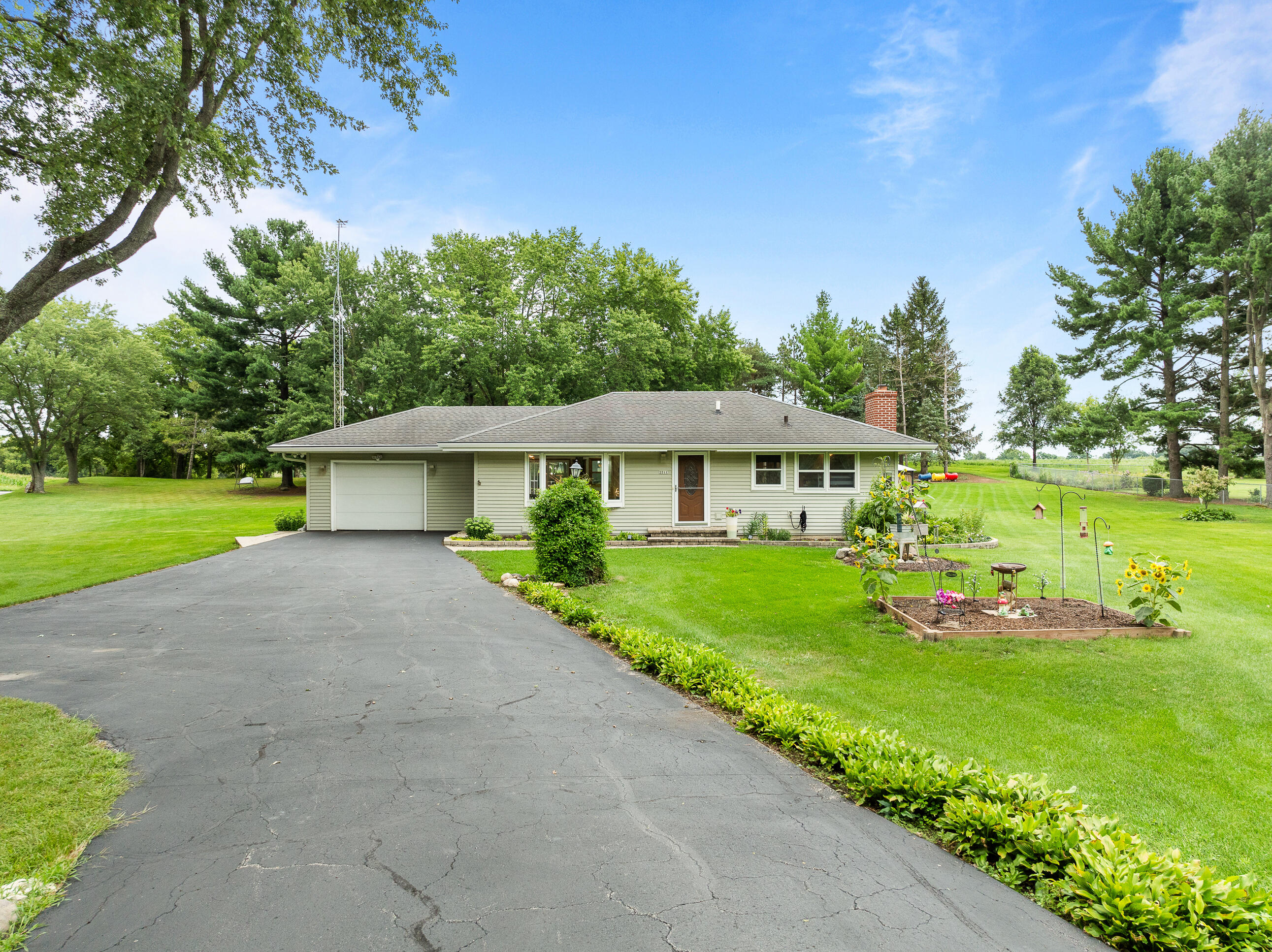 Welcome to 2211 Sheridan Springs Rd