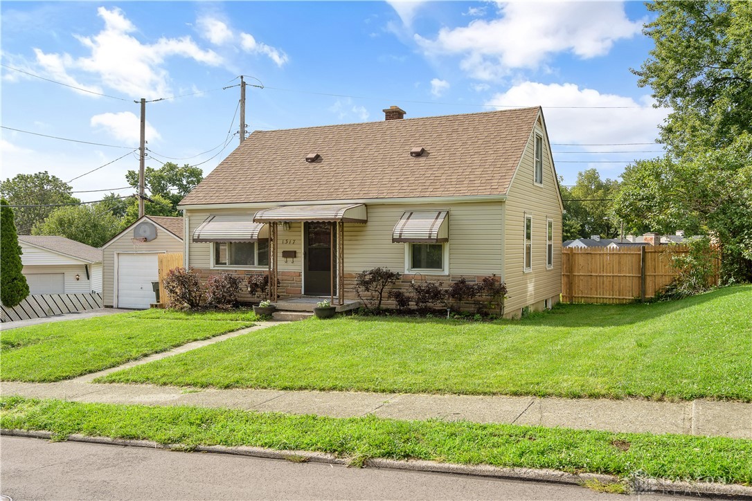 1317 Radio Road Dayton, OH 45403 - Photo 1 of 28