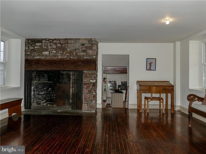 202 Stoopville Road Newtown, PA 18940 - Photo 11 of 25 Living Room