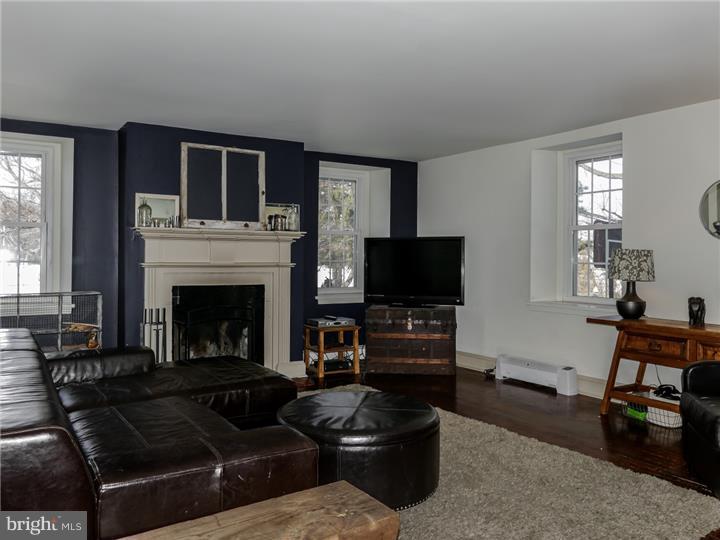 202 Stoopville Road Newtown, PA 18940 - Photo 7 of 25 Living Room