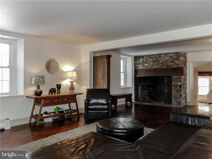202 Stoopville Road Newtown, PA 18940 - Photo 9 of 25 Living Room
