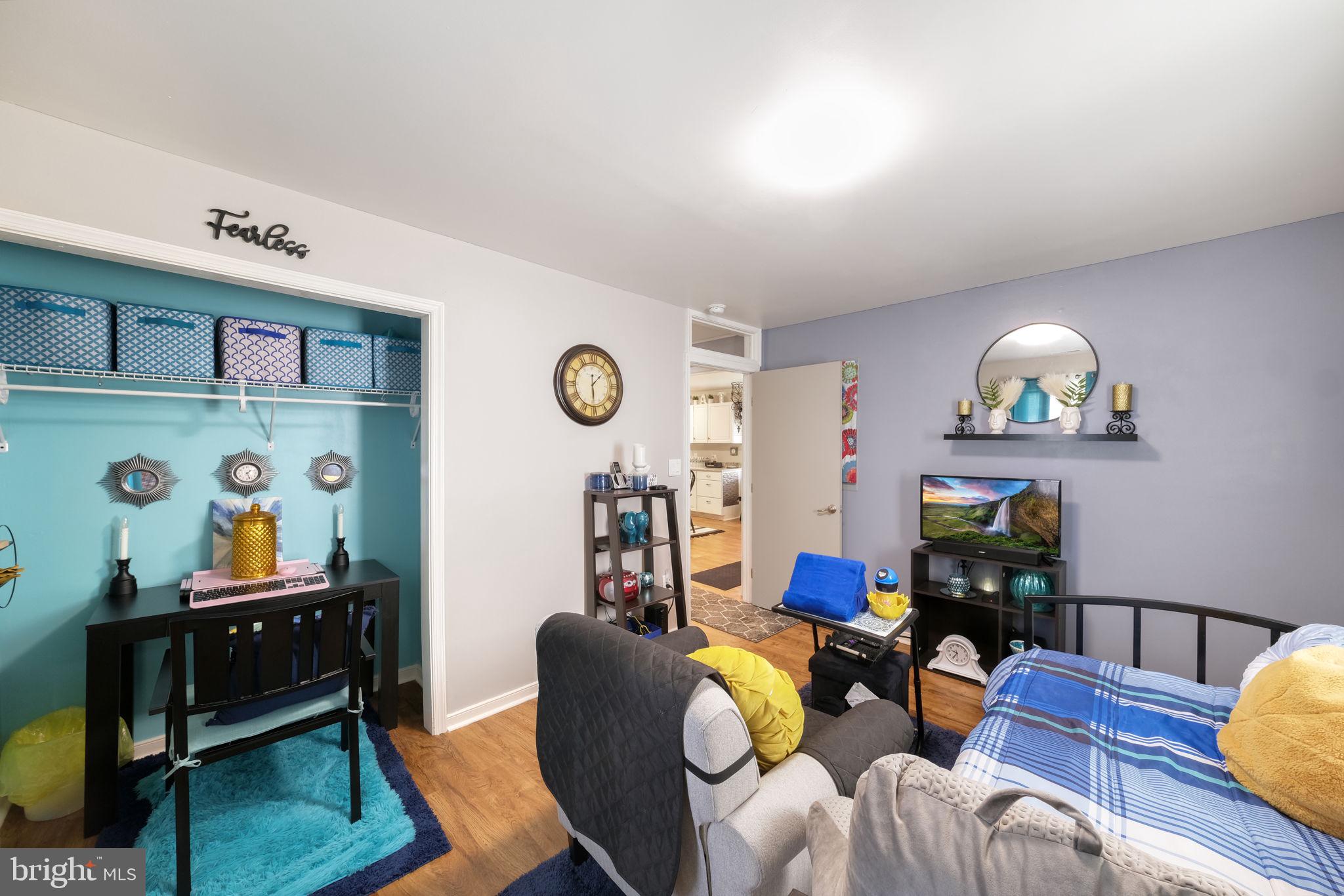 20384 Mary Ball Road White Stone, VA 22578 - Photo 14 of 31 Cozy retreat with vibrant accents.