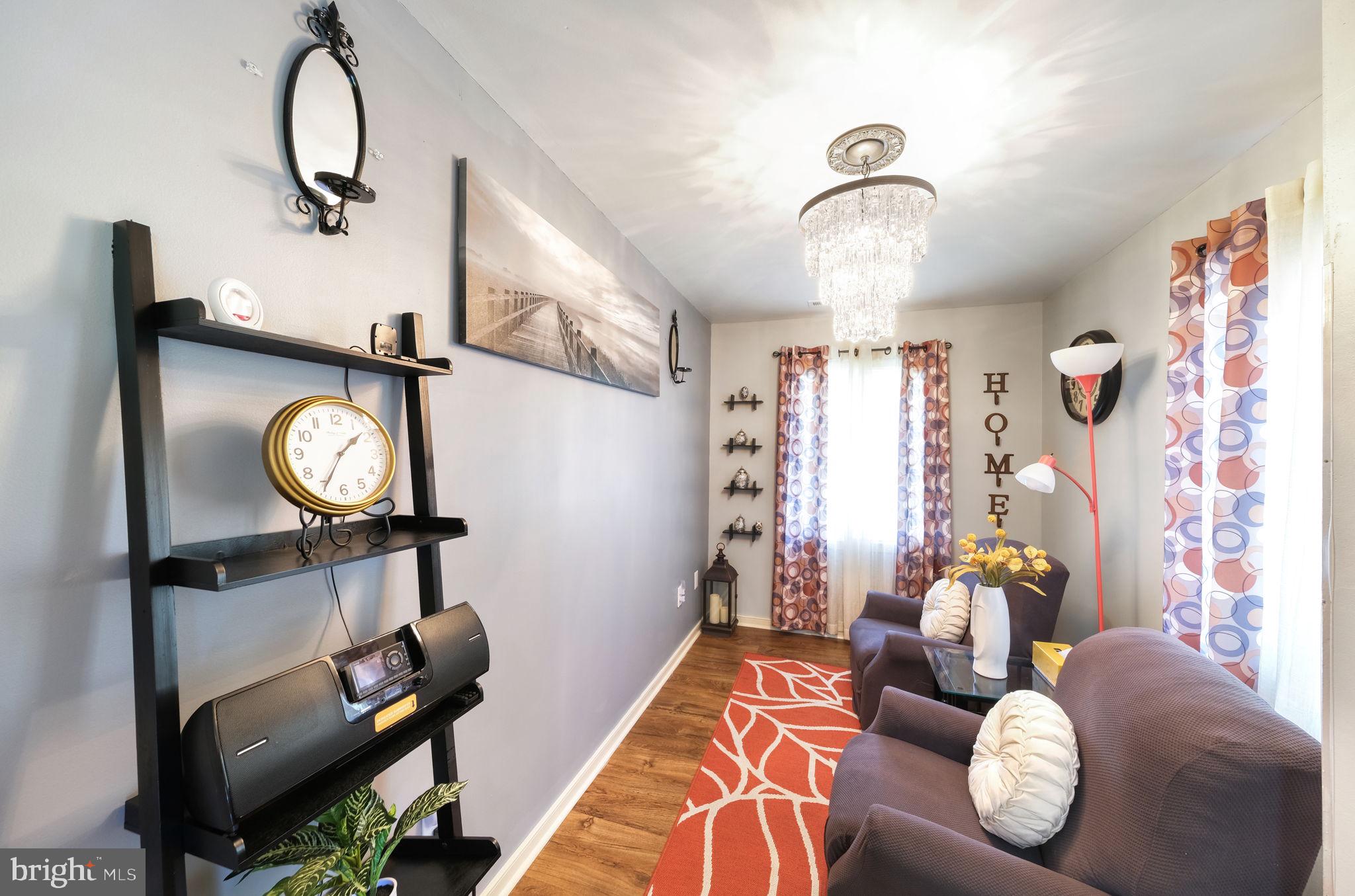 20384 Mary Ball Road White Stone, VA 22578 - Photo 17 of 31 Cozy living space with vibrant accents.