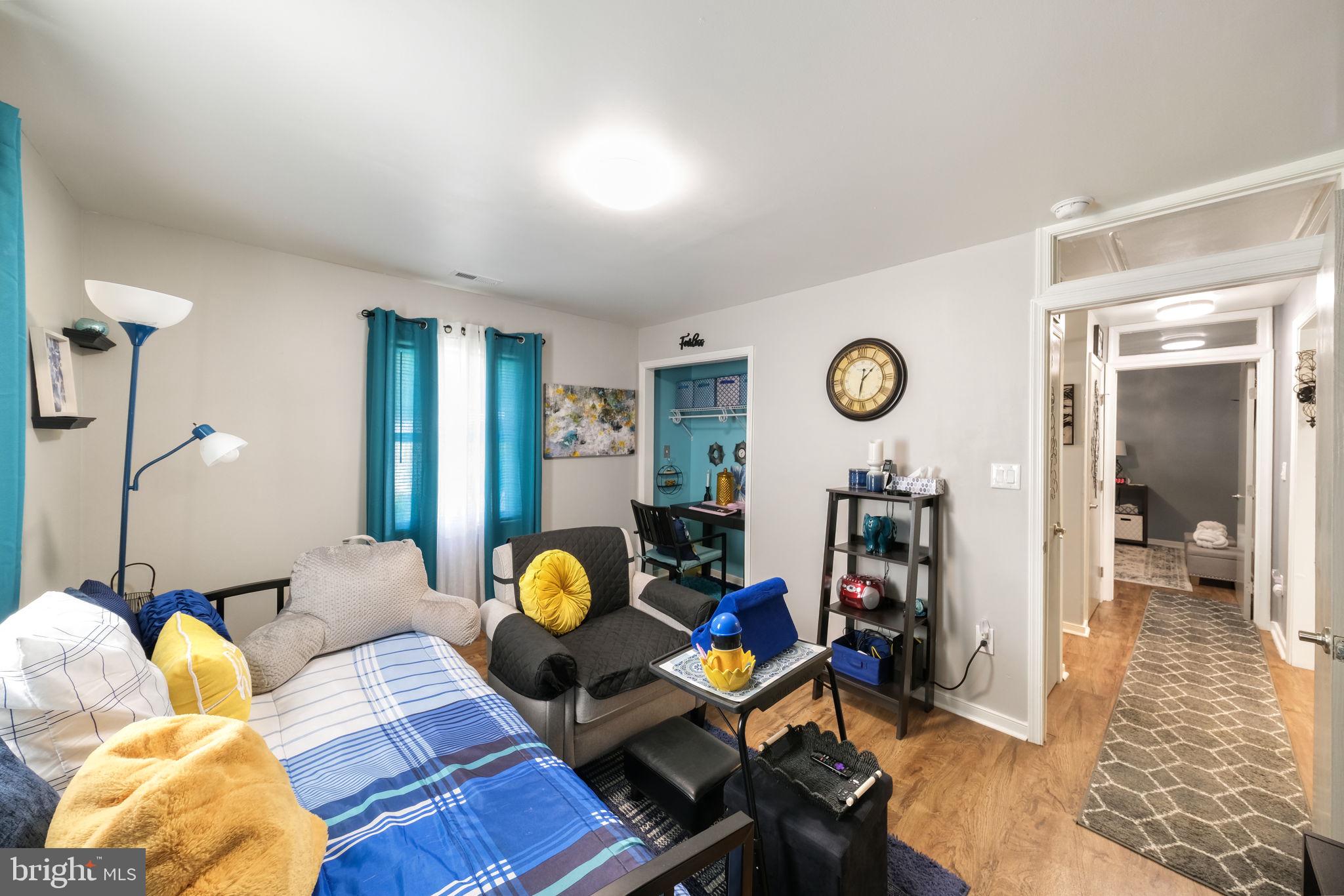 20384 Mary Ball Road White Stone, VA 22578 - Photo 19 of 31 Cozy living space with vibrant accents.