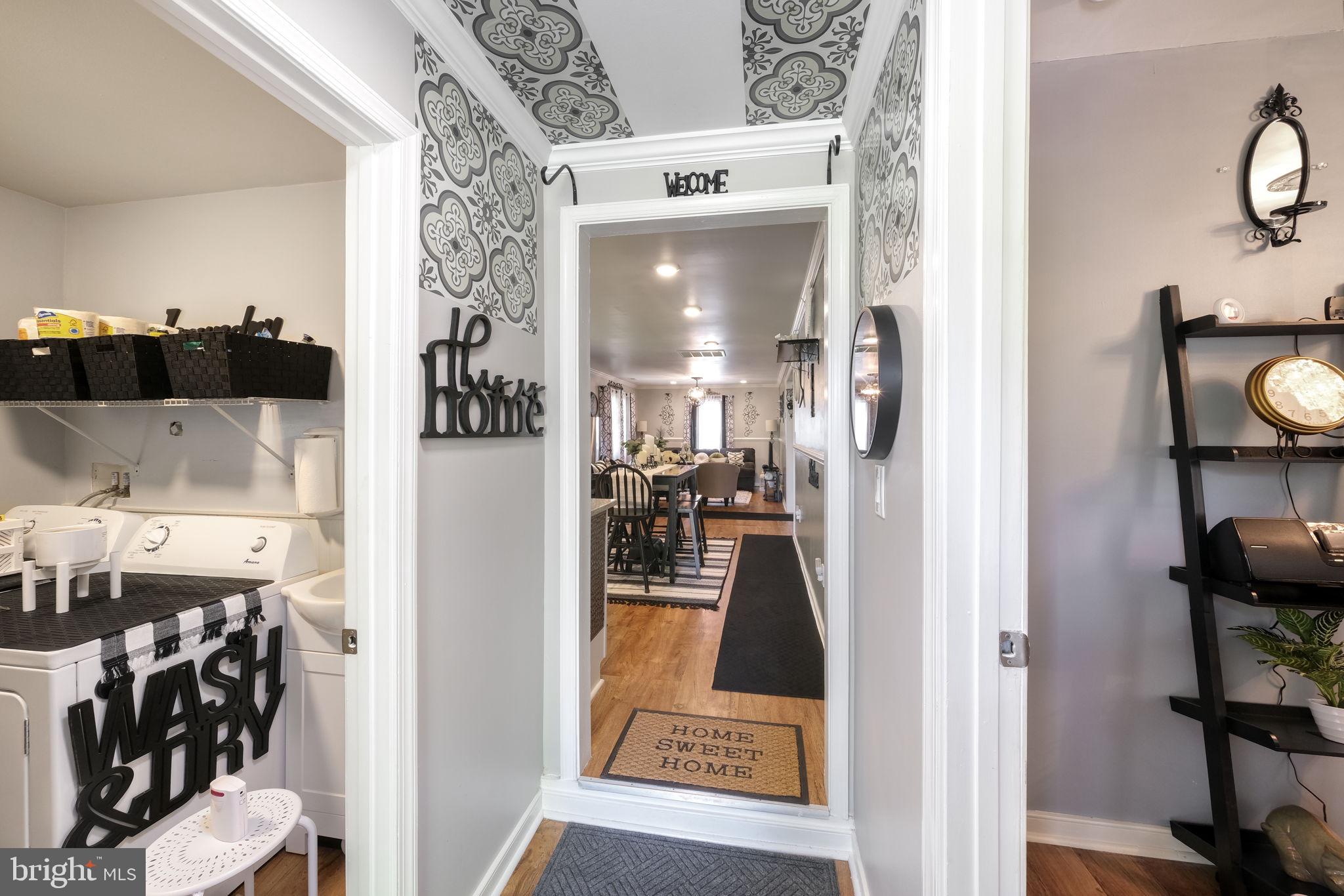 20384 Mary Ball Road White Stone, VA 22578 - Photo 20 of 31 Charming entryway with stylish decor.