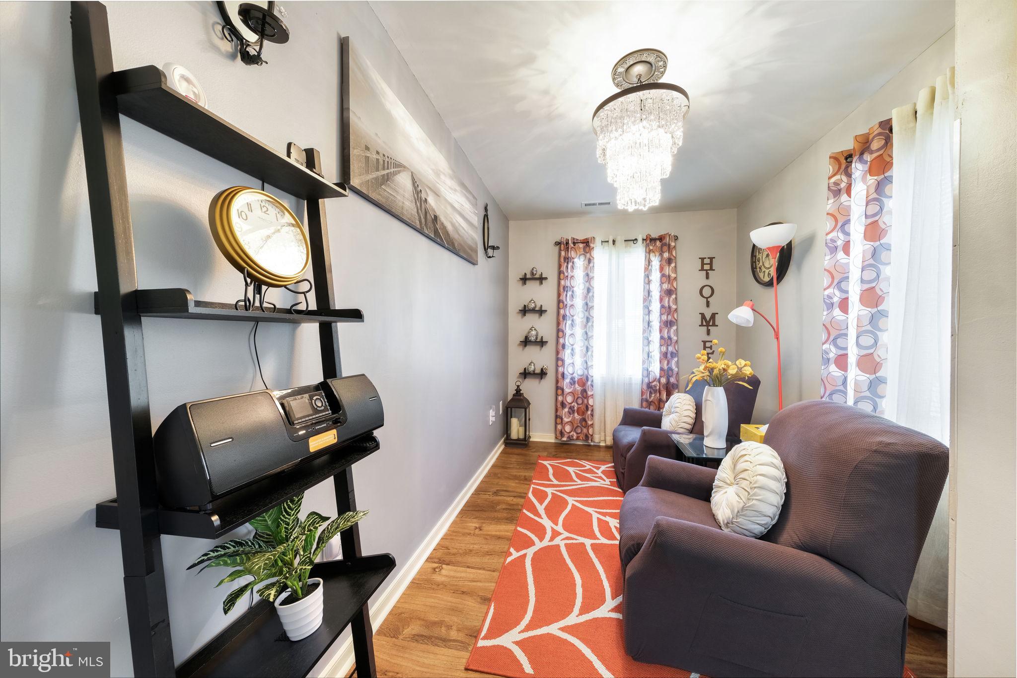 20384 Mary Ball Road White Stone, VA 22578 - Photo 22 of 31 Cozy corner with vibrant decor.