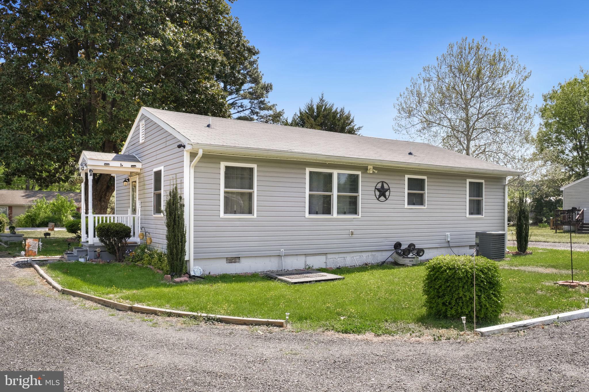 20384 Mary Ball Road White Stone, VA 22578 - Photo 3 of 31 Charming home with inviting curb appeal.